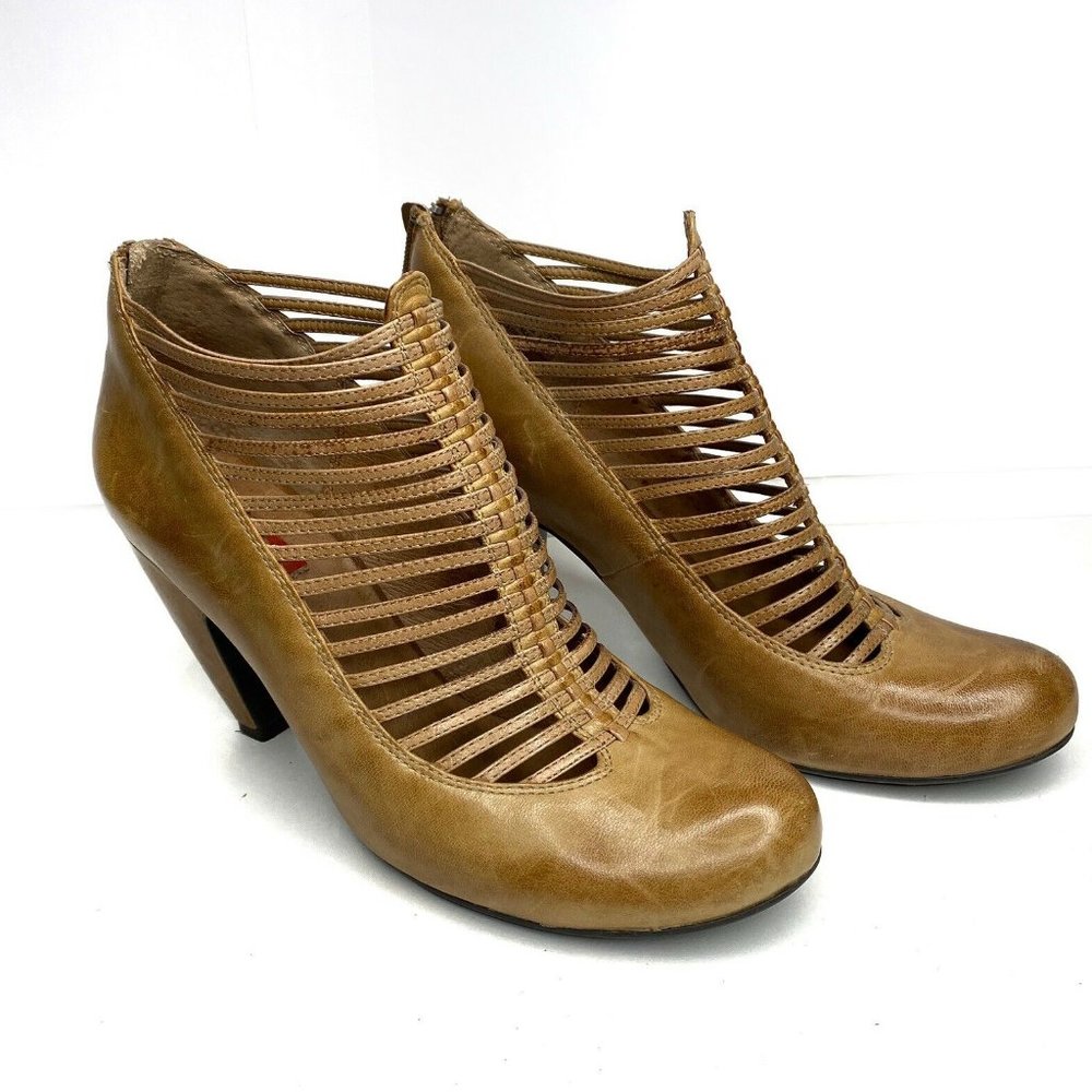 Miz Mooz Sloane strappy leather heels sz 6